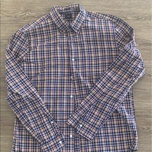 Men’s dress shirt. • J.CREW